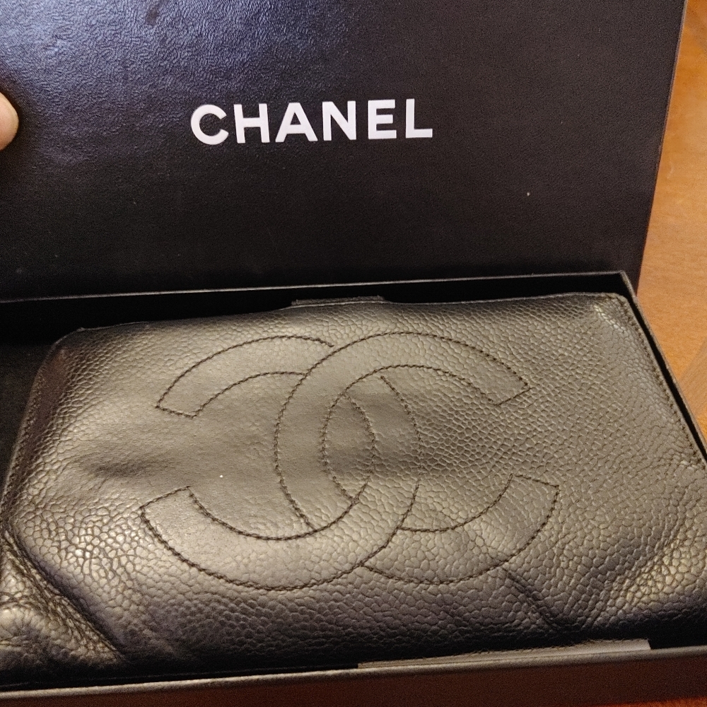 Womans bi fold designer wallet